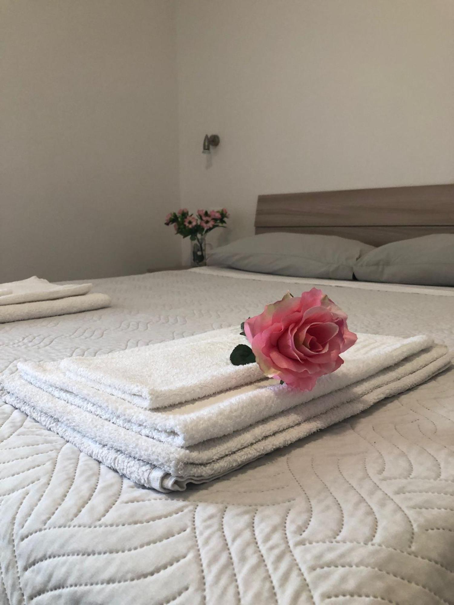 Appartamenti Lago Blu Riva del Garda Habitación foto